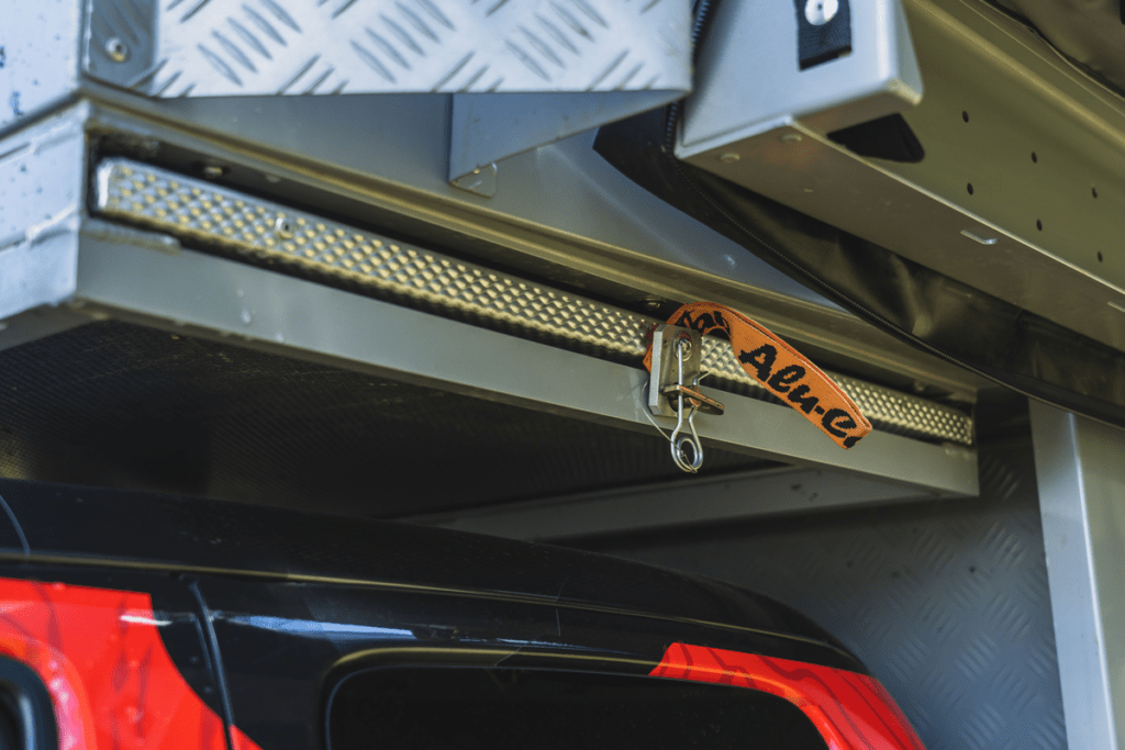 AluCab Table Slide for Canopy og Khaya Camper Arctic Trucks