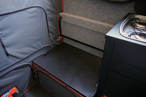 Alu-Cab Khaya Camper 2-Sleeper (Sort)