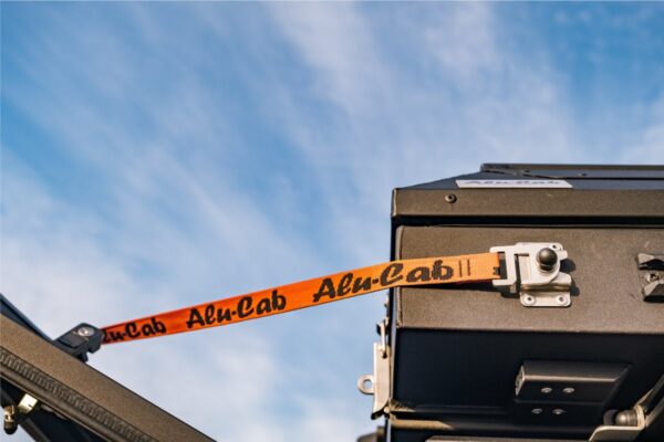Alu-Cab 180° Shadow Awning markise