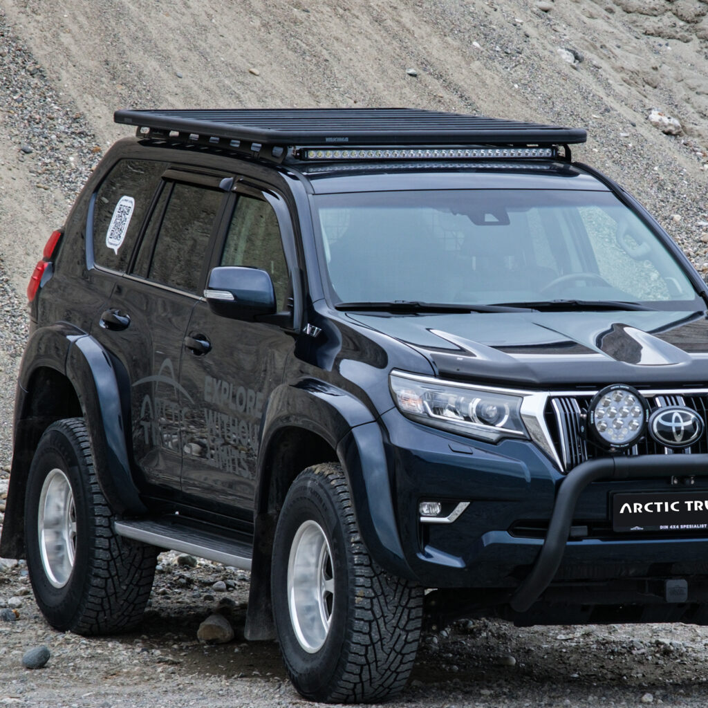 komplett-yakima-takgrind-med-ruggedline-til-toyota-land-cruiser