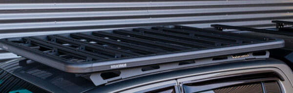 Komplett Yakima takgrind med Ruggedline til Hilux 2016+