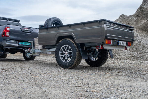 Arctic Trucks x Tredal LC 79 planhenger