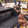 RealTruck BakFlip MX4 Hard Folding Tonneau Cover - Bilde 16