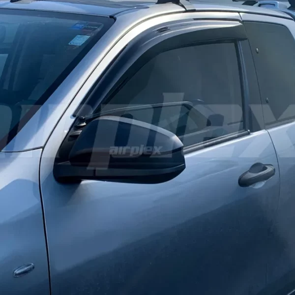 Vindavviser Toyota Hilux X-Cab (2016+)