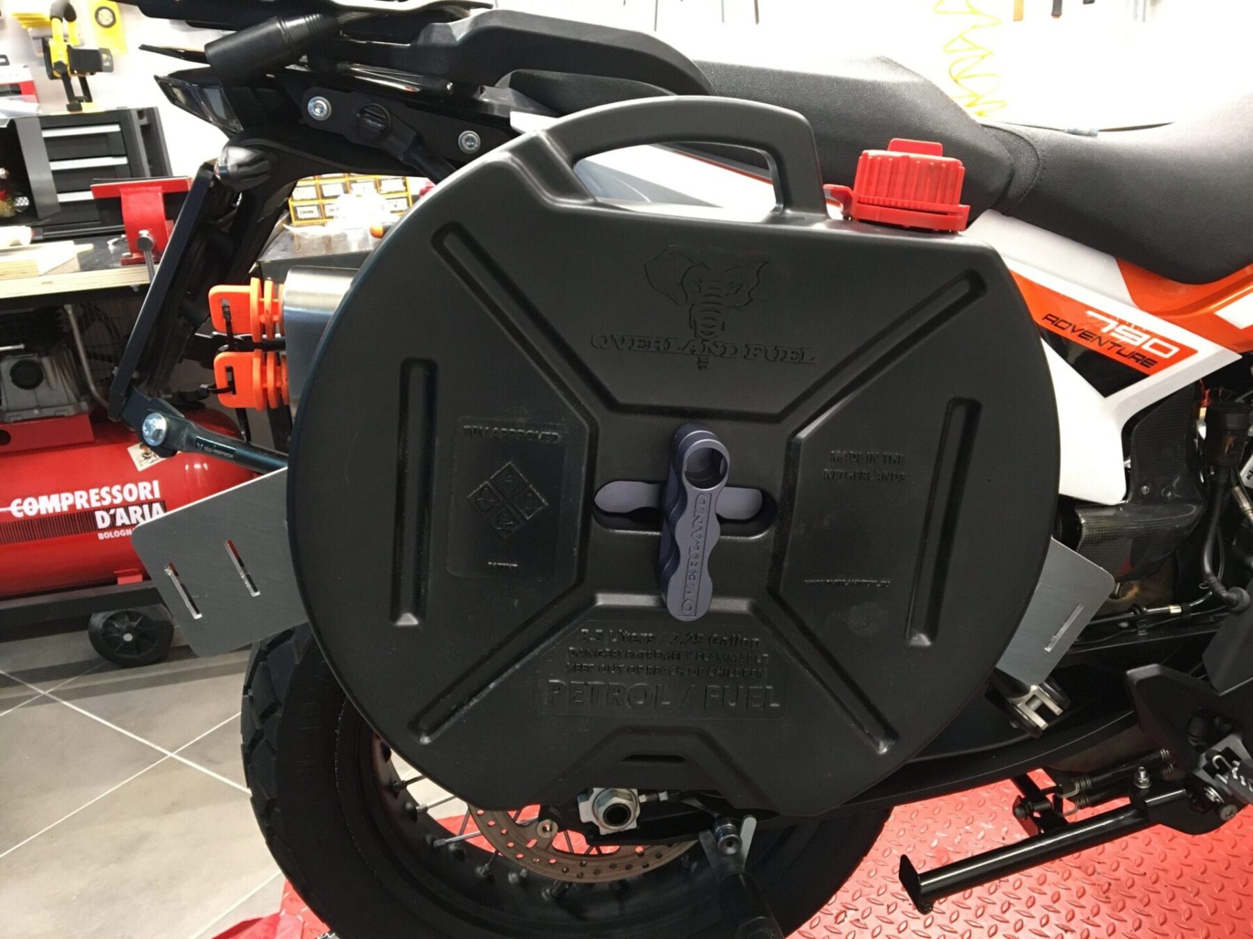 Jerrykanne fuel rød 8.5L - Bilde 5