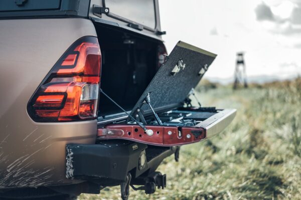 Baklem oppbevaring Toyota Hilux