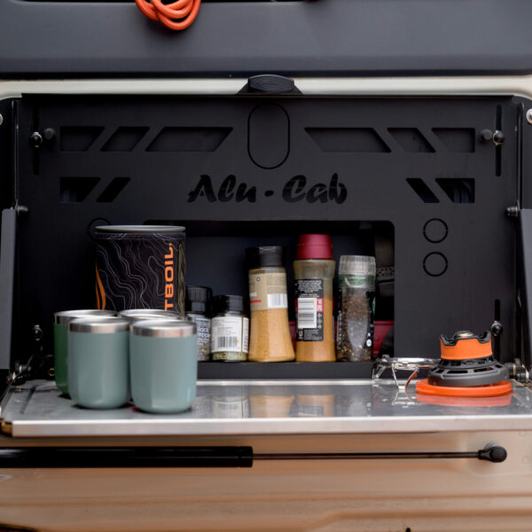 Alu-Cab nedfellbart bakdørsbord